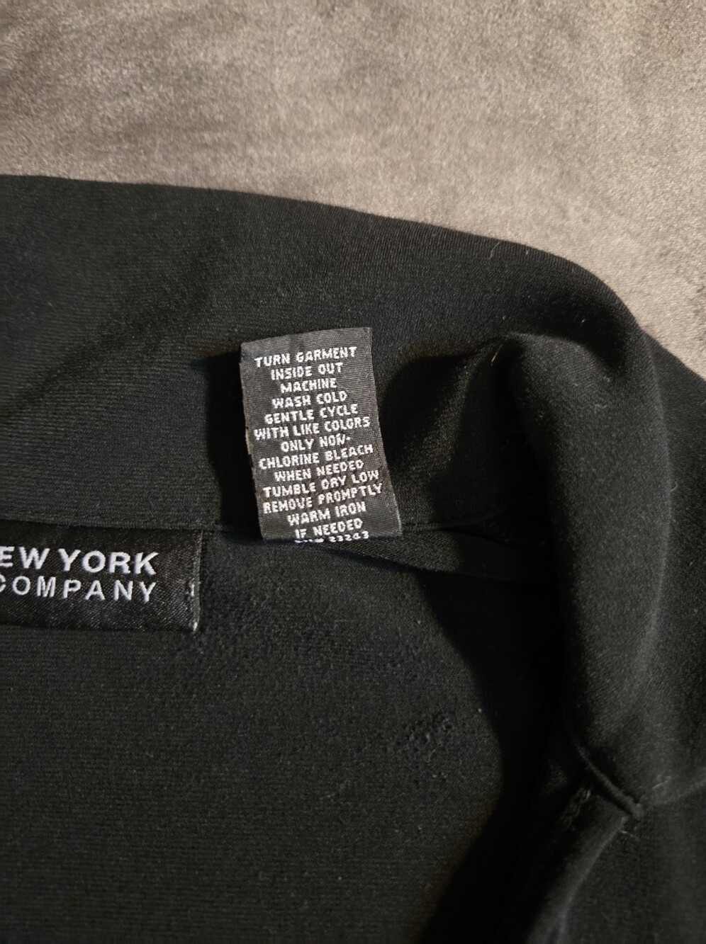 New York & Company Black Johnny Collar V-Neck Long Sleeve Top — Size XS - Picture 7 of 7